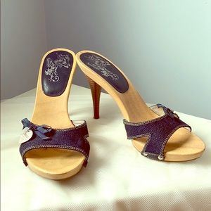Super cute denim pattern heels from Guess!